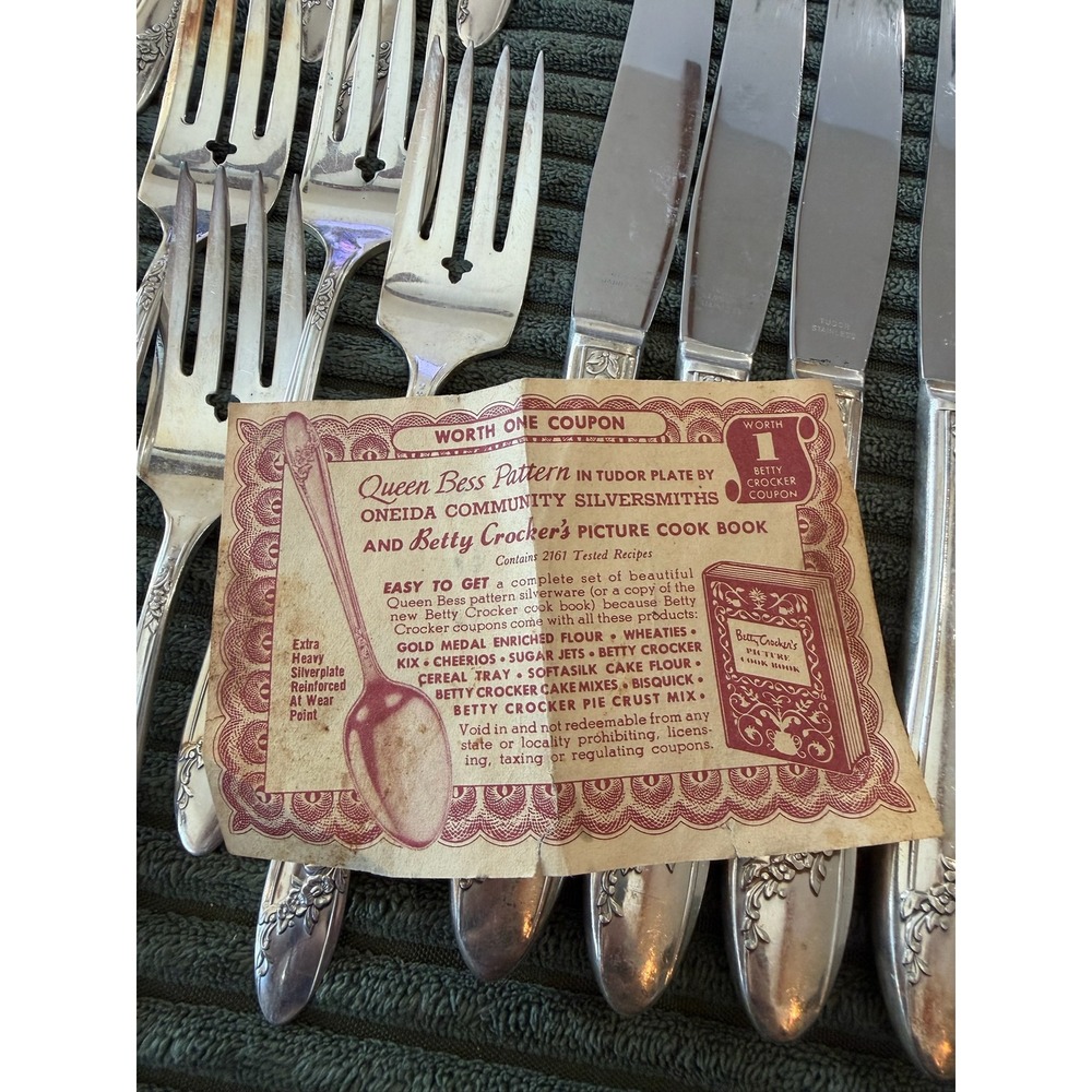 Vintage Oneida Queen Bess Pattern Silverplate Large Flatware Set of 66‎ Pieces - Picture 11 of 12